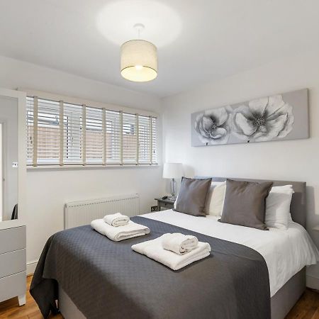 恩菲尔德Two Bed Flat In Bush Hill Park公寓 外观 照片