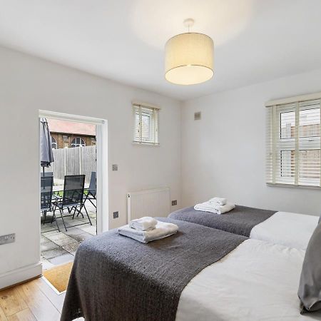 恩菲尔德Two Bed Flat In Bush Hill Park公寓 外观 照片