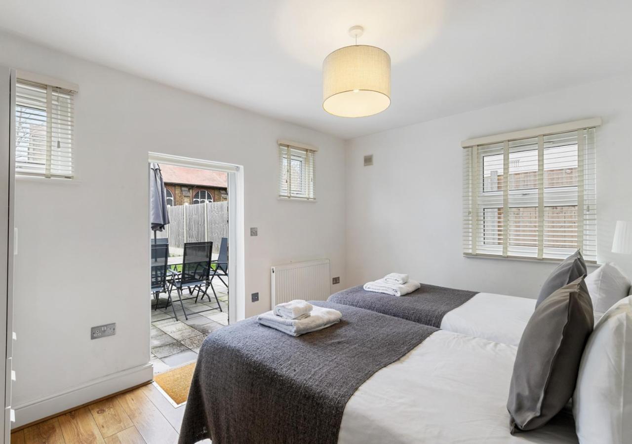 恩菲尔德Two Bed Flat In Bush Hill Park公寓 外观 照片