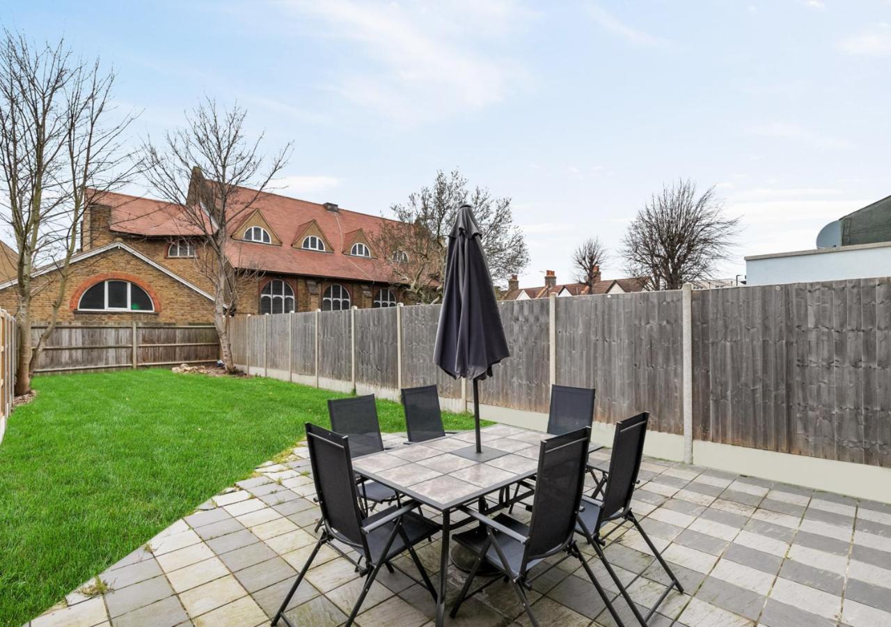 恩菲尔德Two Bed Flat In Bush Hill Park公寓 外观 照片