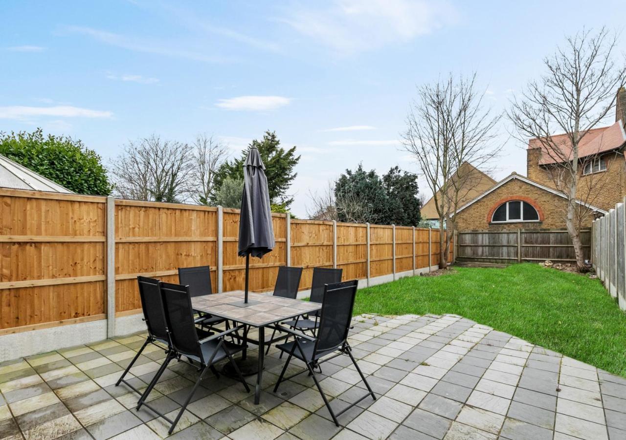 恩菲尔德Two Bed Flat In Bush Hill Park公寓 外观 照片