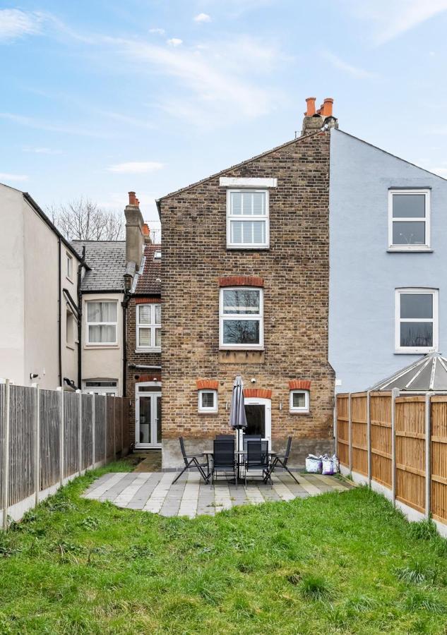 恩菲尔德Two Bed Flat In Bush Hill Park公寓 外观 照片